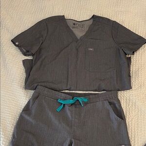 Figs Grey Graphite Scrub Set